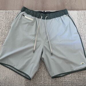 Vuori men light green shorts